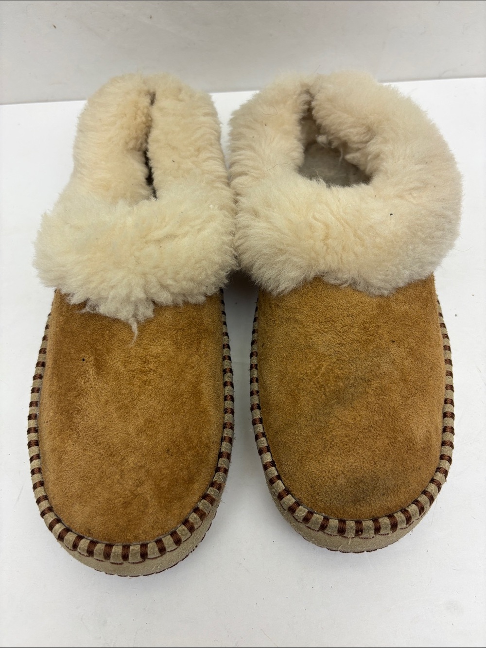 UGG cozy slippers size 6 women’s